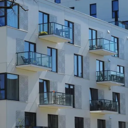 Brand New And Modern 1bdr *