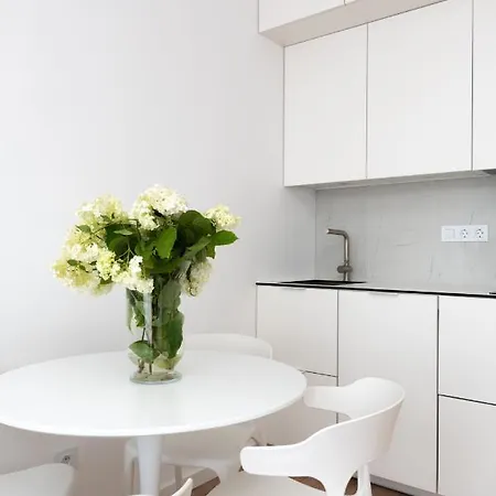 Brand New And Modern 1bdr *