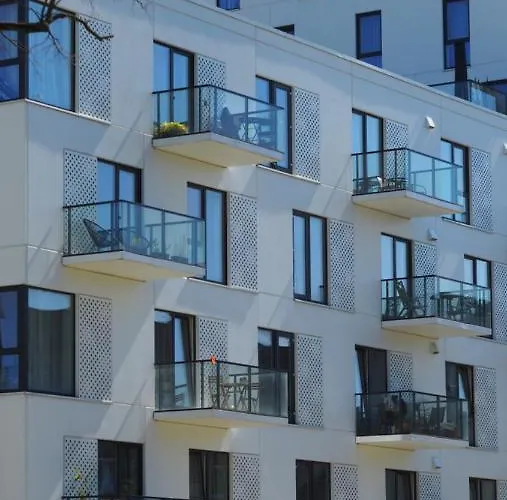 Brand New And Modern 1bdr *